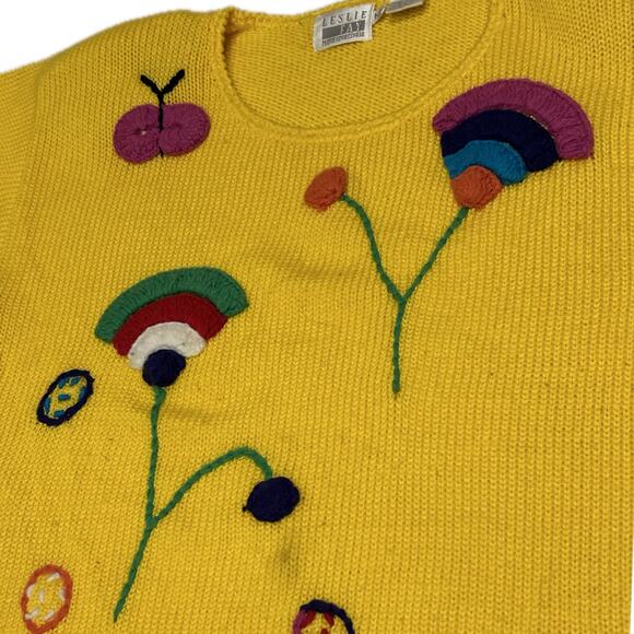 Vintage 80s Leslie Fay Soft Yellow Knit Top with Rainbow Applique Flowers M - Picture 2 of 4
